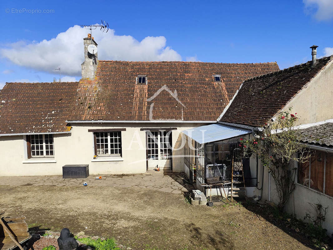 Maison à SAINT-DENIS-LES-PONTS