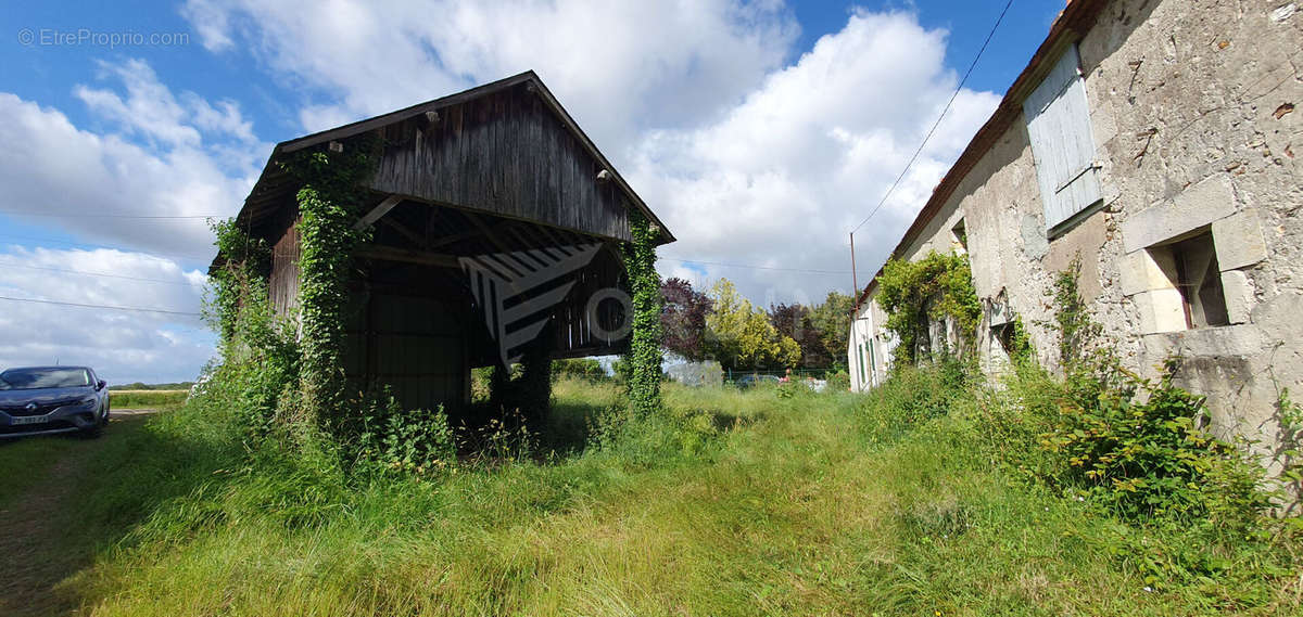 Maison à FAVERELLES