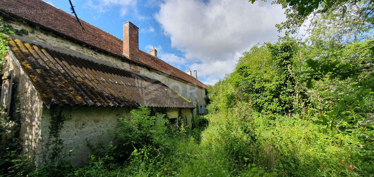 Maison à FAVERELLES