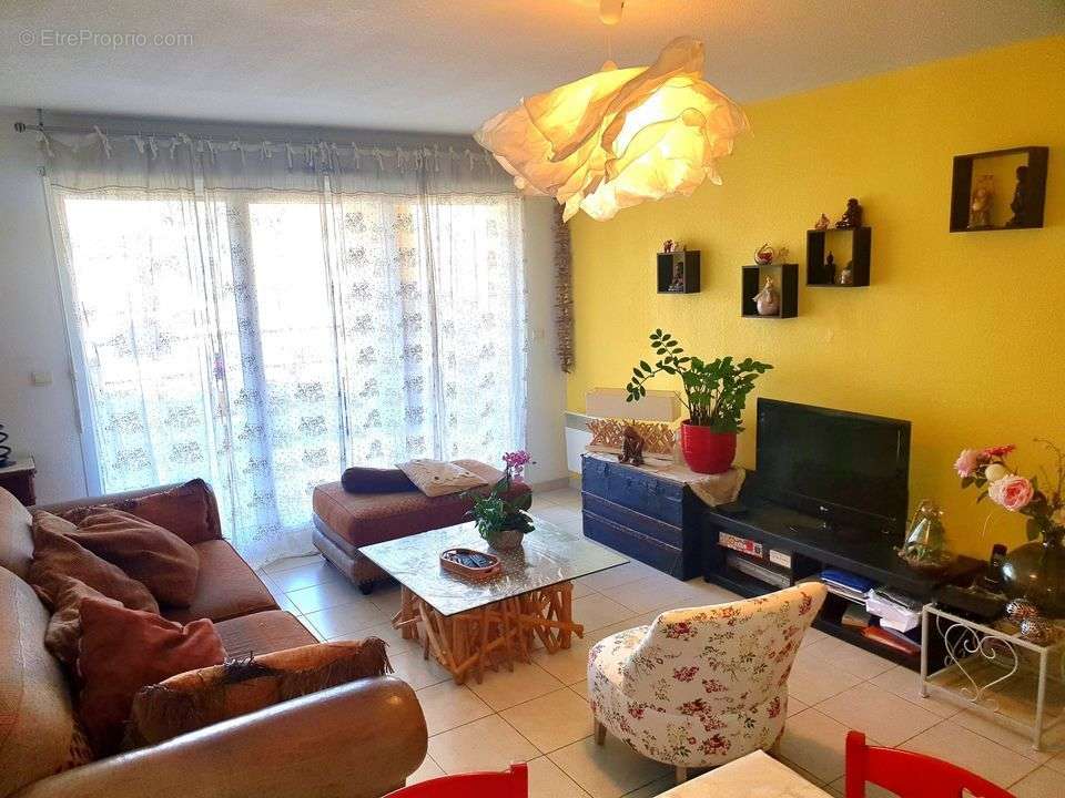 Appartement à PORT-SAINT-LOUIS-DU-RHONE