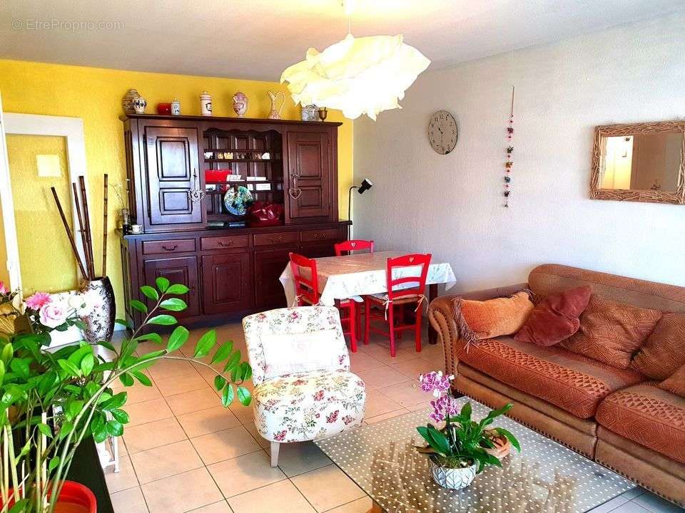 Appartement à PORT-SAINT-LOUIS-DU-RHONE