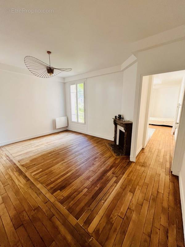 Appartement à COURBEVOIE