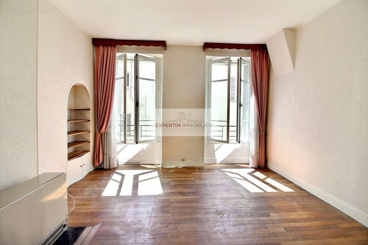 Appartement à VERSAILLES