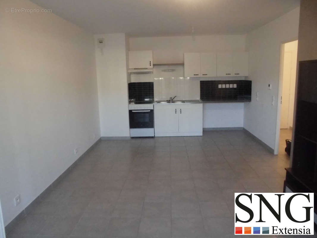 Appartement à ROQUEBRUNE-SUR-ARGENS