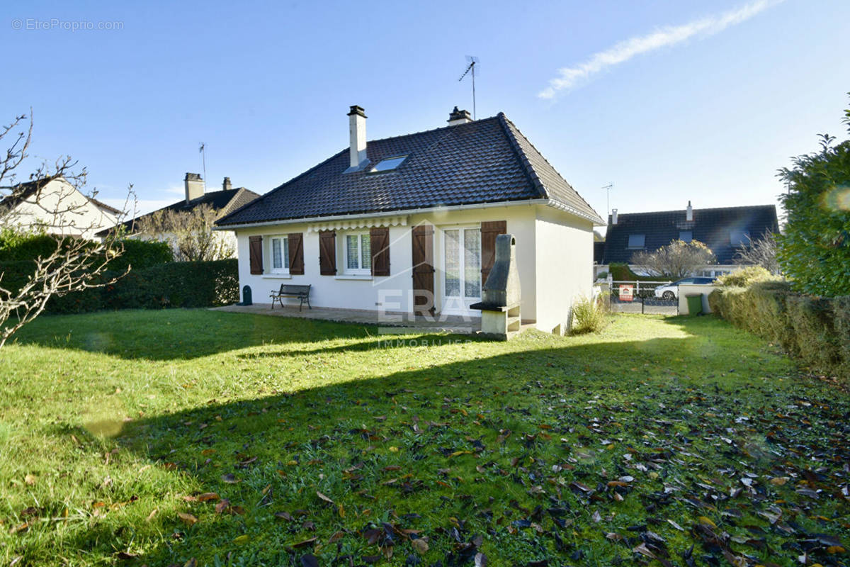 Maison à BEYNES