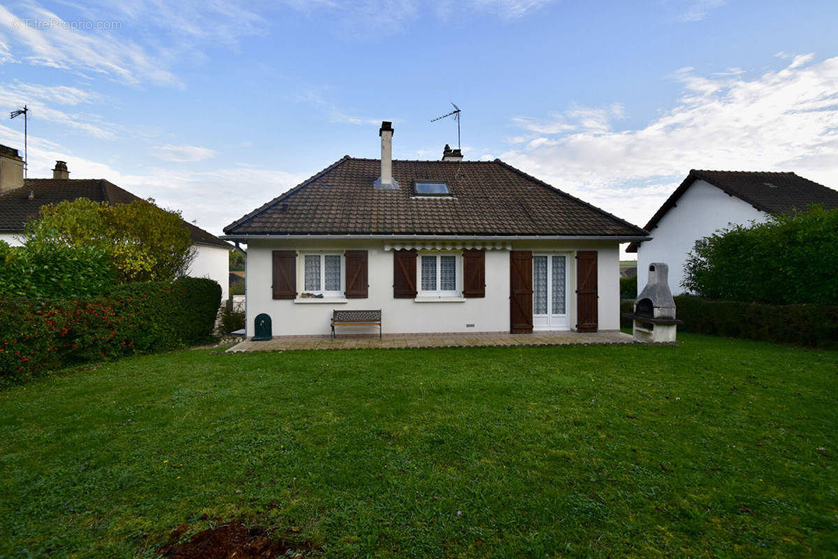 Maison à BEYNES