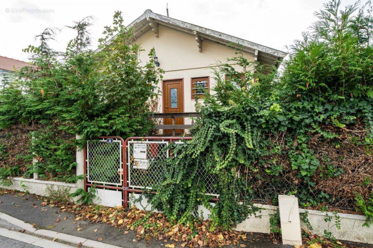 Maison à SAINT-MARTIN-DU-TERTRE