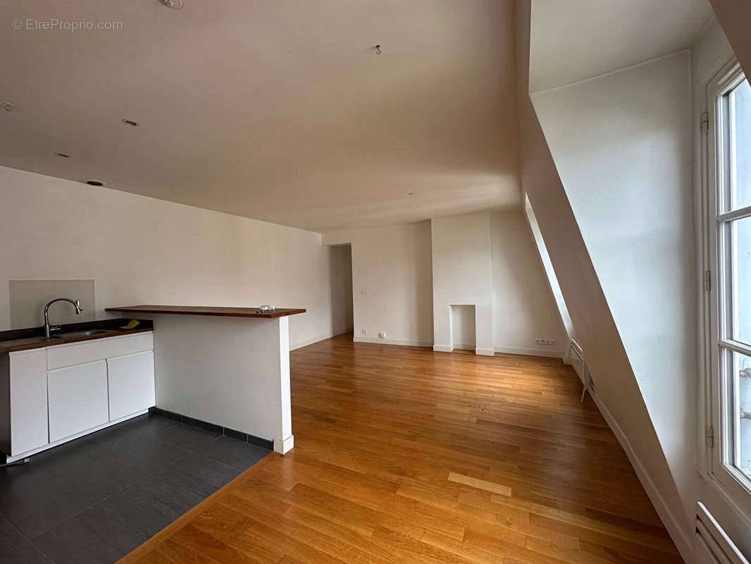 Appartement à PARIS-18E