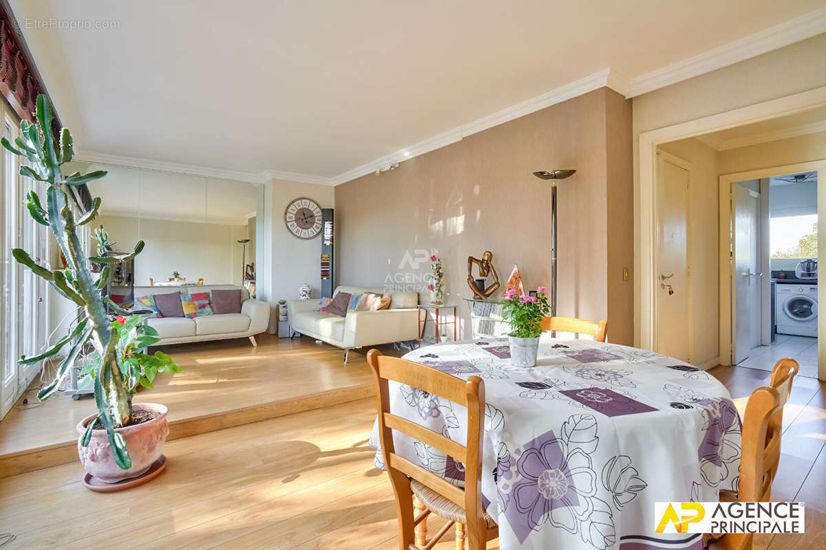 Appartement à MAISONS-LAFFITTE