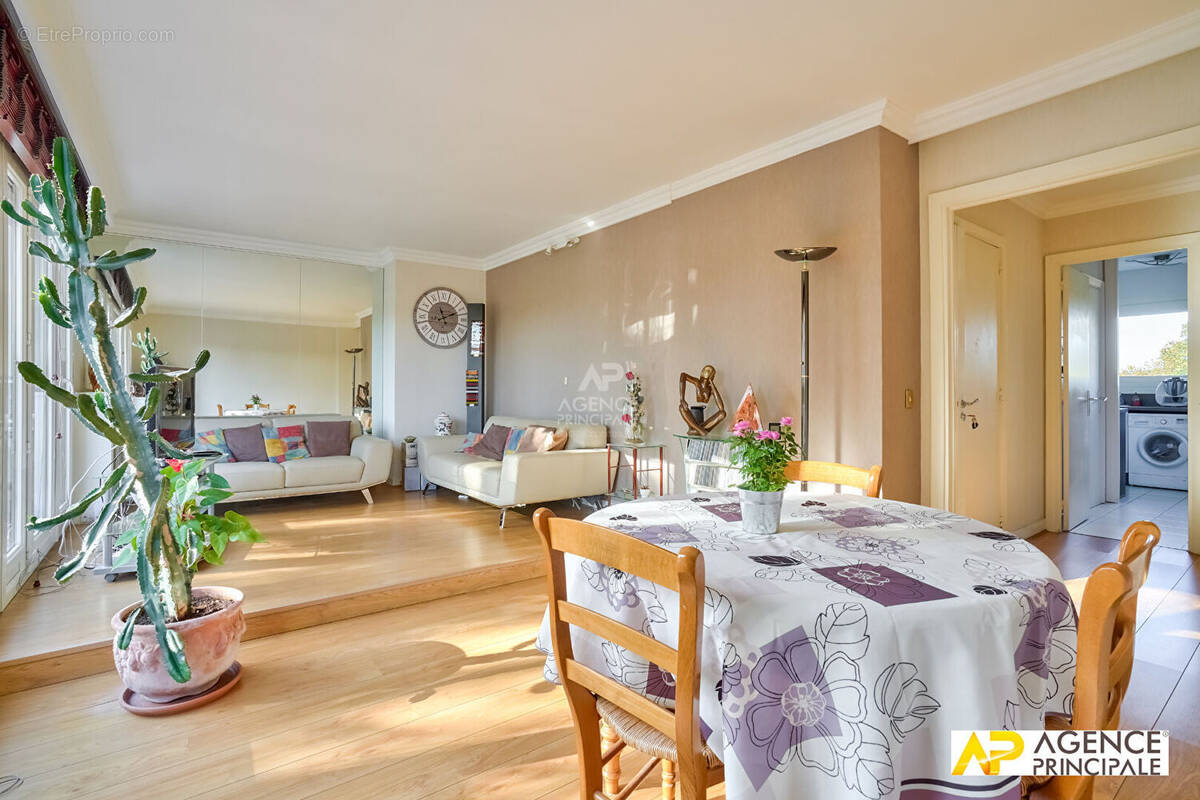 Appartement à MAISONS-LAFFITTE