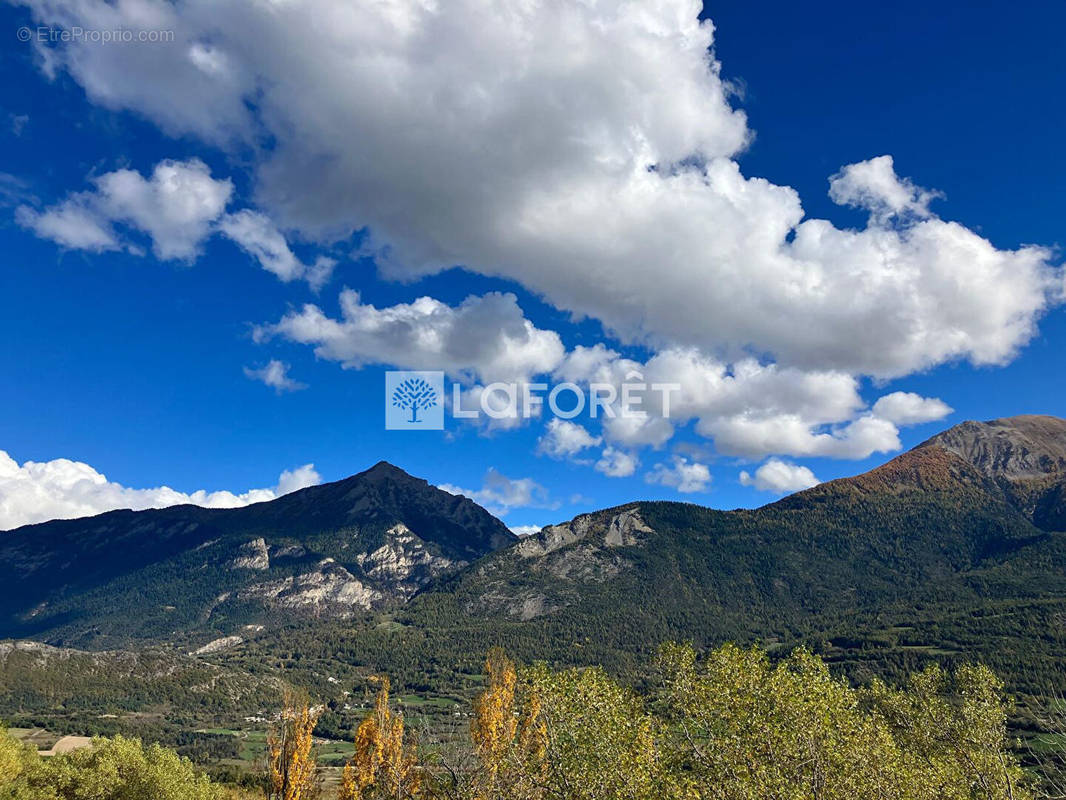 Terrain à CHATEAUROUX-LES-ALPES