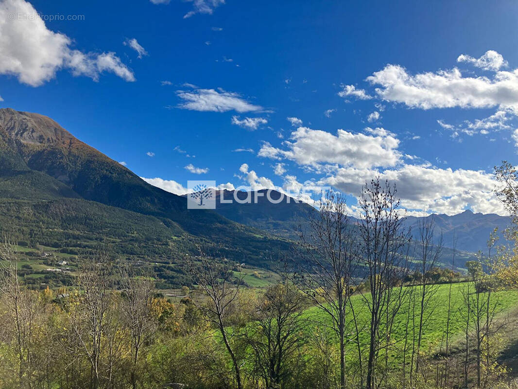 Terrain à CHATEAUROUX-LES-ALPES