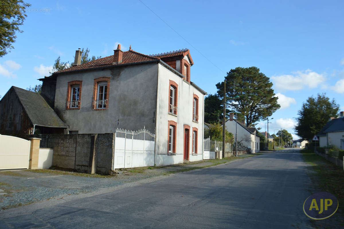 Maison à CONQUEREUIL