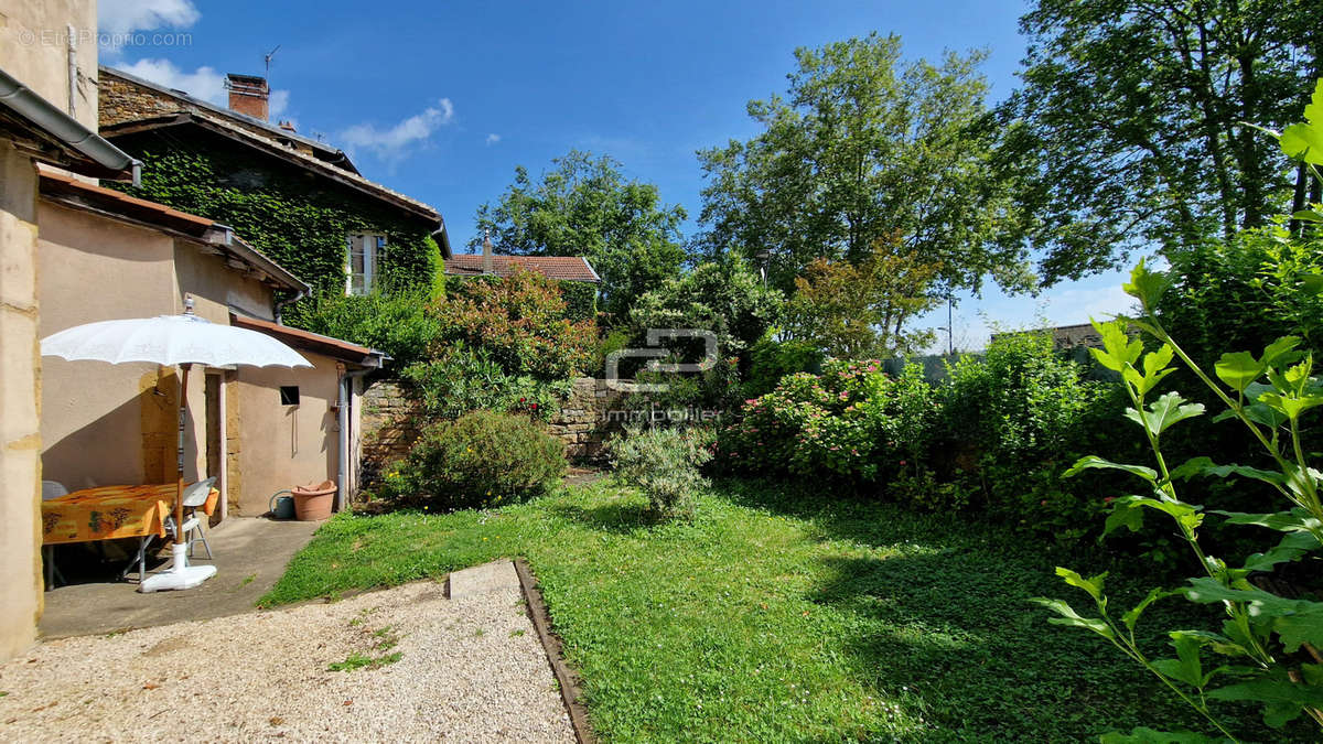 Maison à COUZON-AU-MONT-D&#039;OR