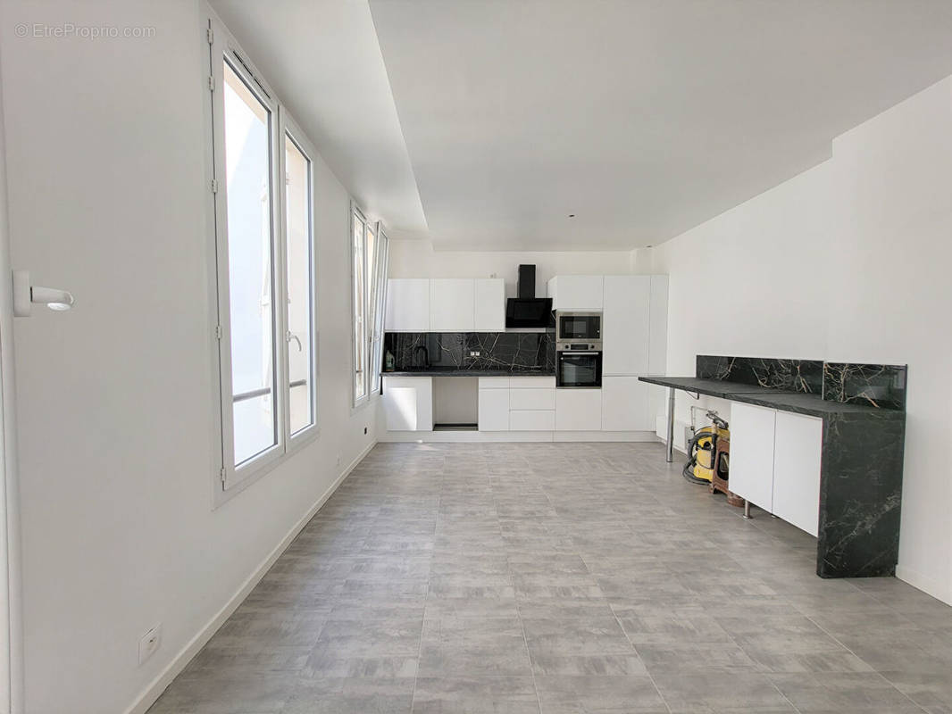 Appartement à PARIS-10E