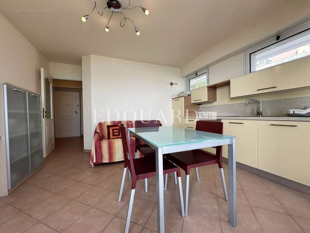 Appartement à ROQUEBRUNE-CAP-MARTIN