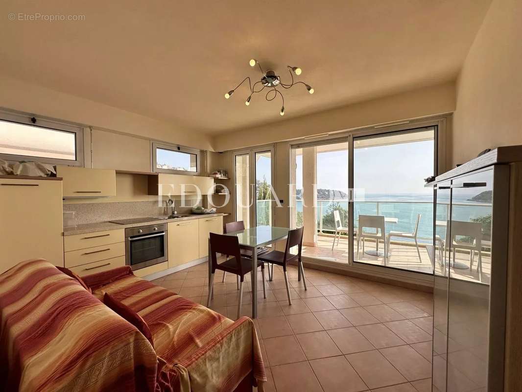 Appartement à ROQUEBRUNE-CAP-MARTIN