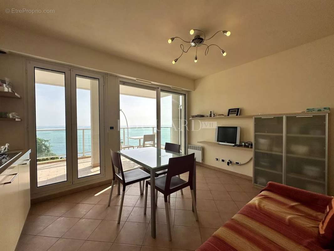 Appartement à ROQUEBRUNE-CAP-MARTIN