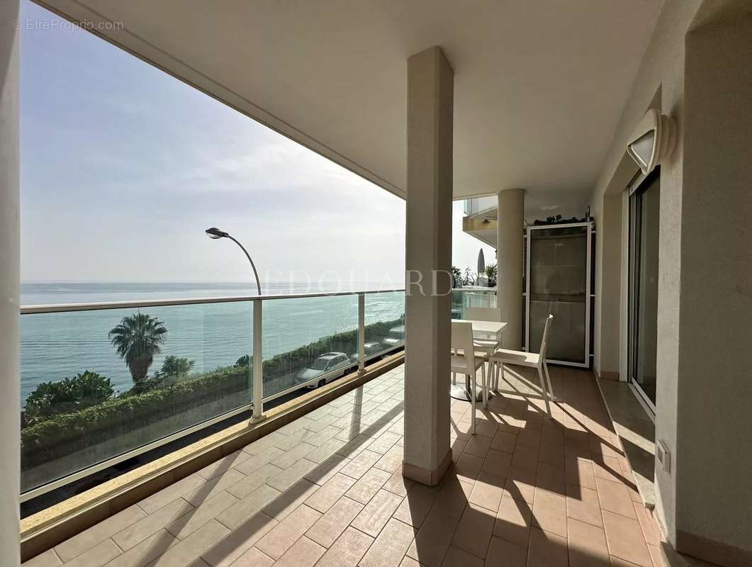 Appartement à ROQUEBRUNE-CAP-MARTIN