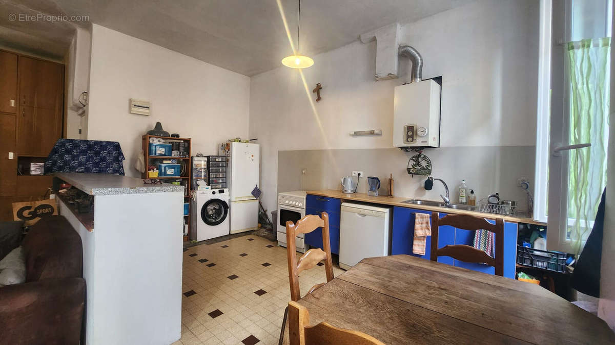 Appartement à MARSEILLE-3E