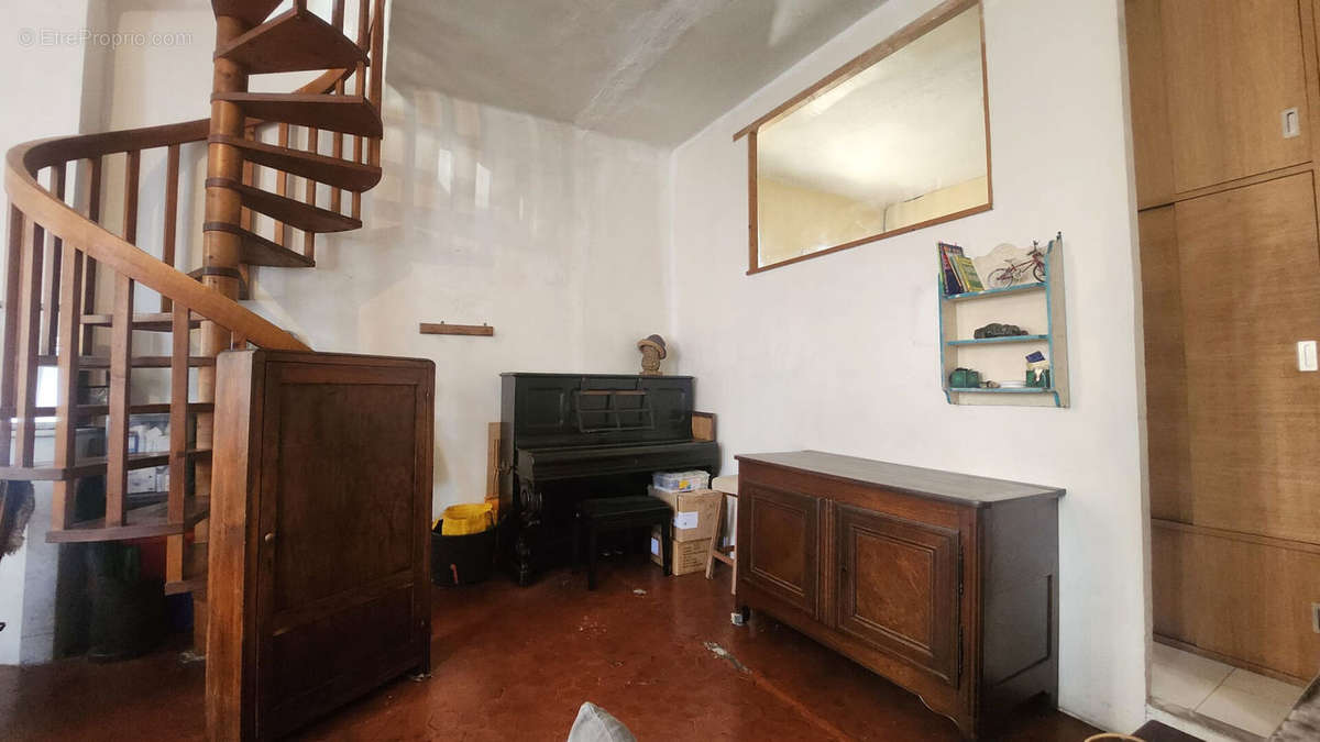 Appartement à MARSEILLE-3E