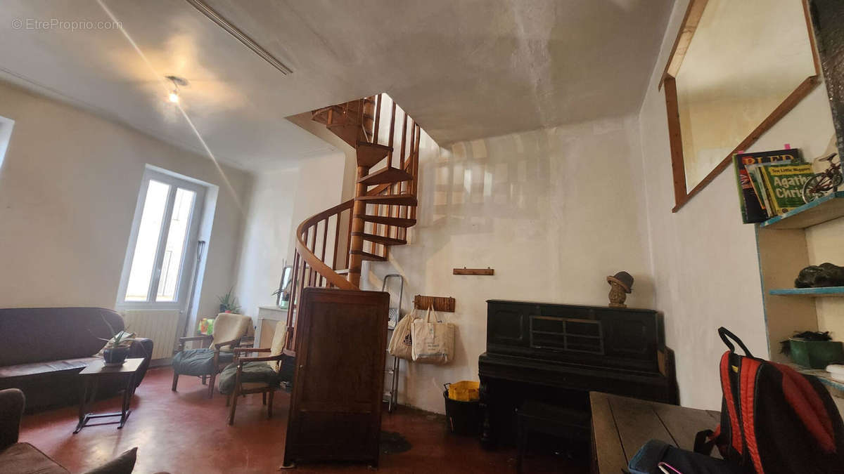 Appartement à MARSEILLE-3E