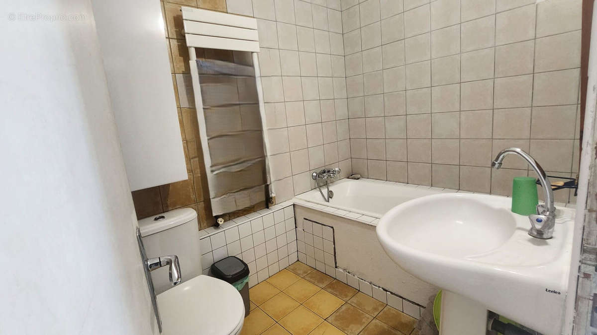 Appartement à MARSEILLE-3E