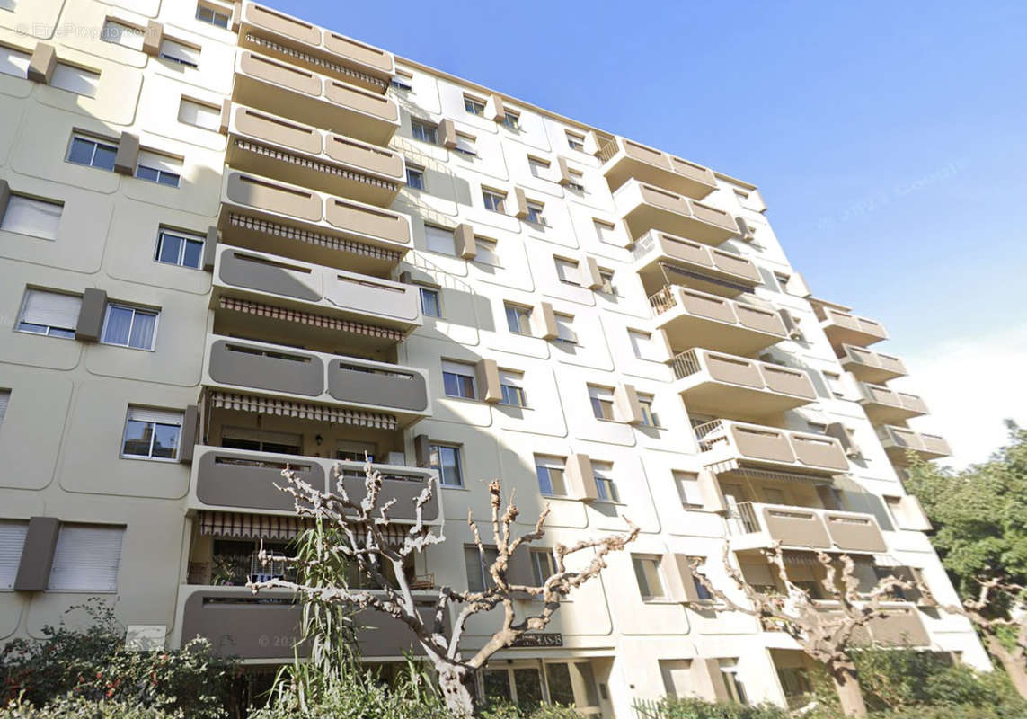 Appartement à MARSEILLE-3E