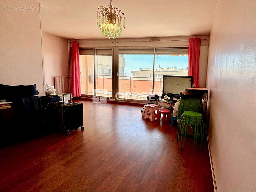 Appartement à MARSEILLE-2E