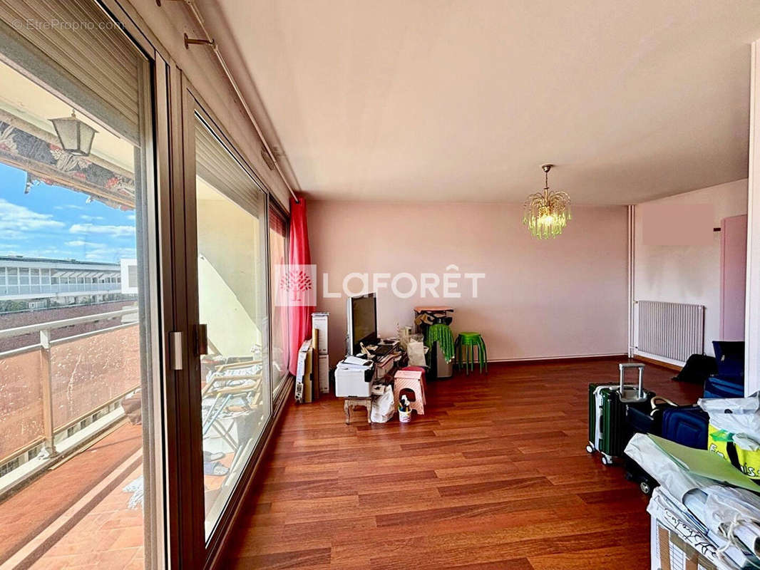 Appartement à MARSEILLE-2E