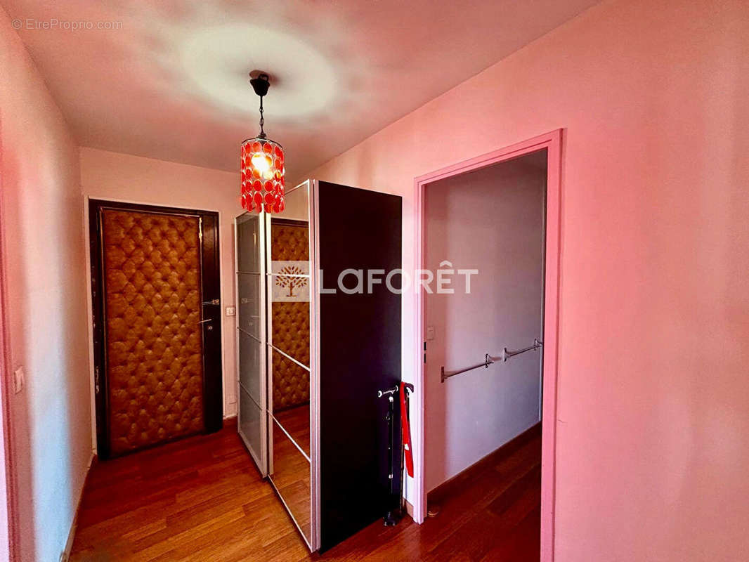 Appartement à MARSEILLE-2E