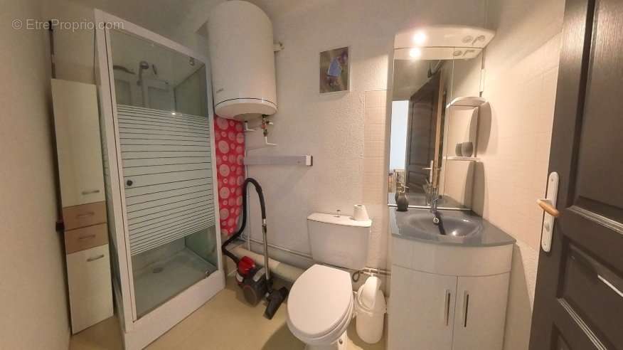 Appartement à LAMALOU-LES-BAINS