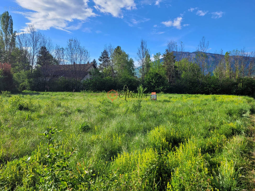 Terrain à LA ROCHE-DES-ARNAUDS