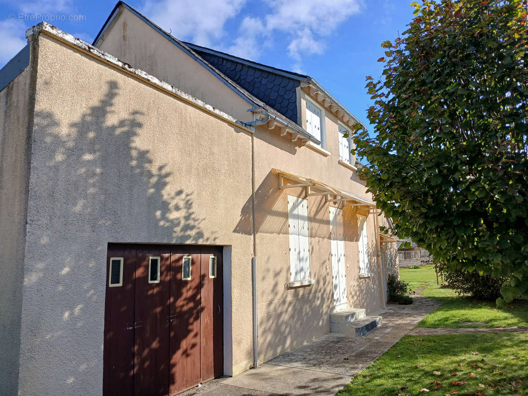 Maison à ANGLARDS-DE-SALERS