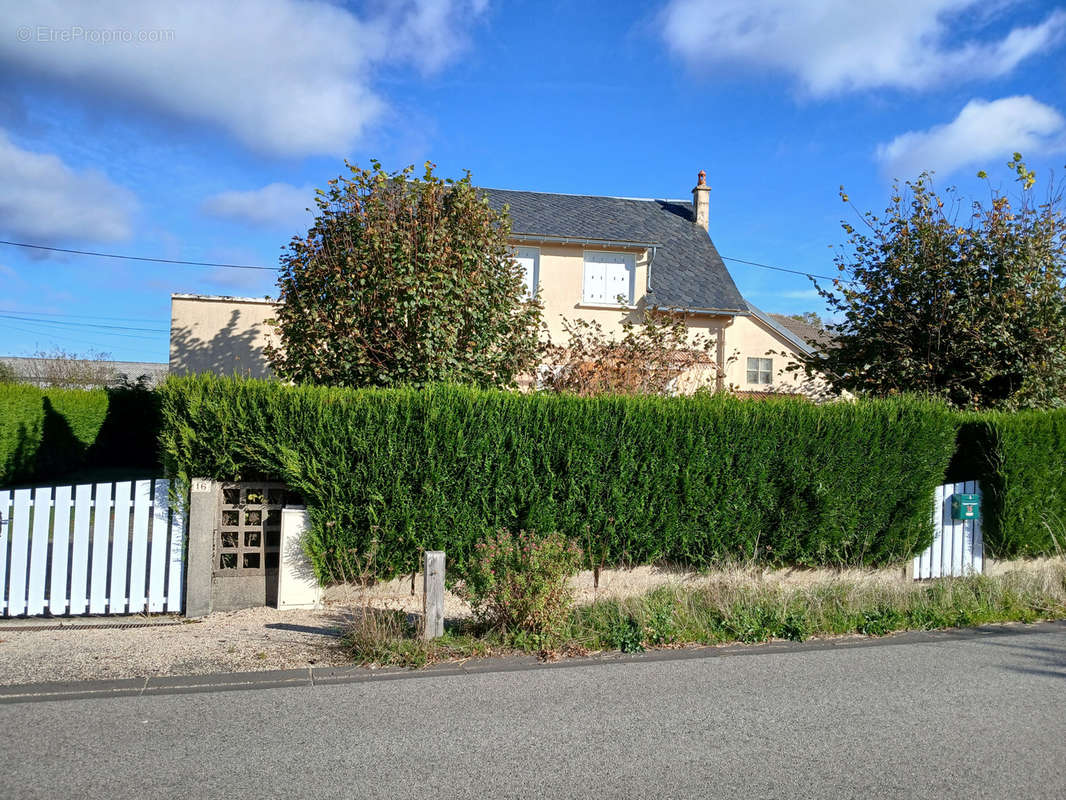 Maison à ANGLARDS-DE-SALERS