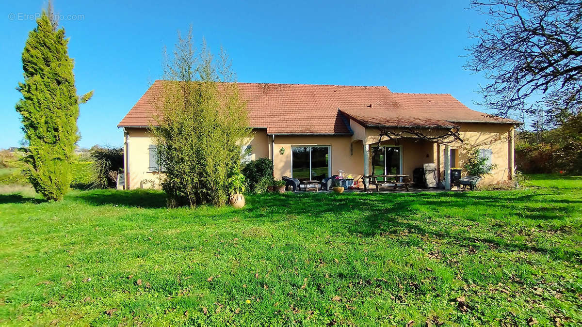 Maison à JUGEALS-NAZARETH