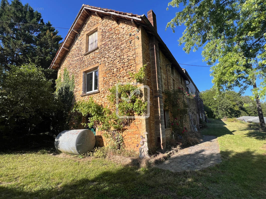 Maison à GOURDON