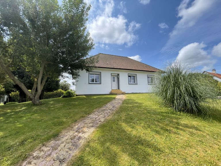 Maison à AUBIN-SAINT-VAAST