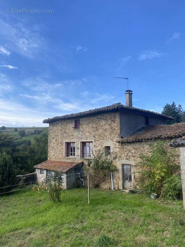 Maison à SAINT-CHRISTO-EN-JAREZ