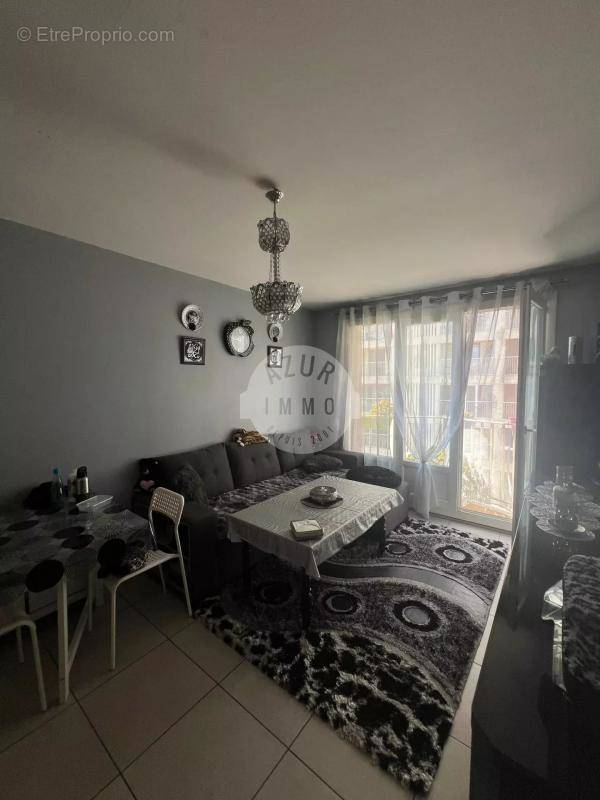 Appartement à MARSEILLE-5E