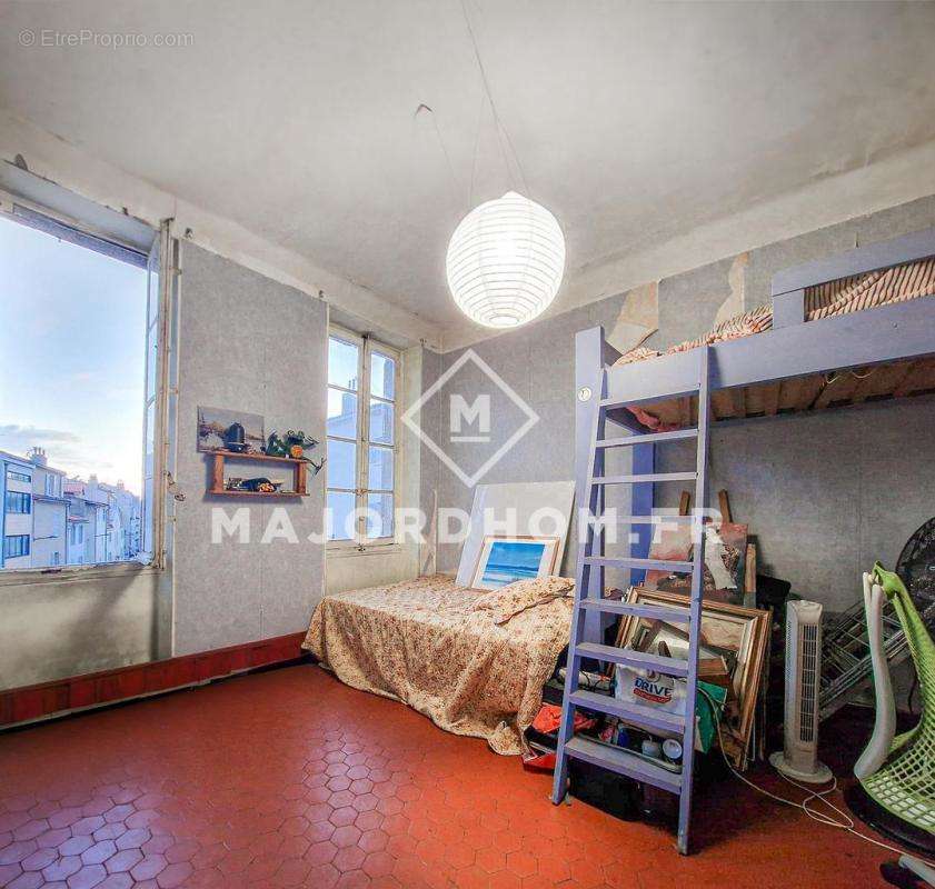 Appartement à MARSEILLE-1E