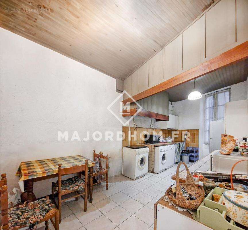 Appartement à MARSEILLE-1E