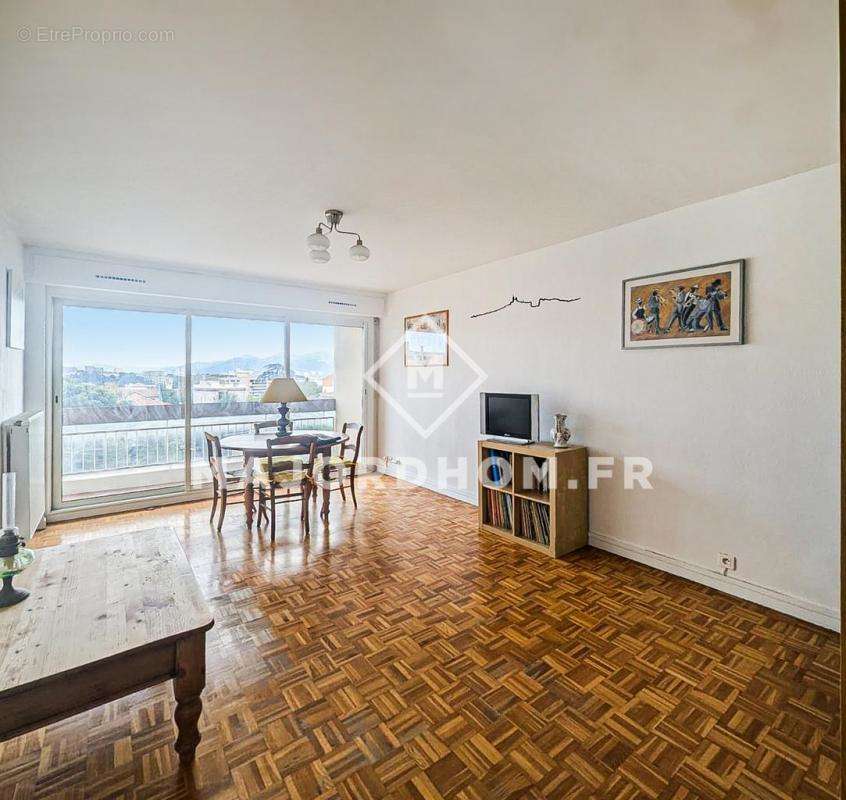 Appartement à MARSEILLE-12E