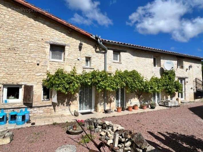 Maison à VERTEUIL-SUR-CHARENTE