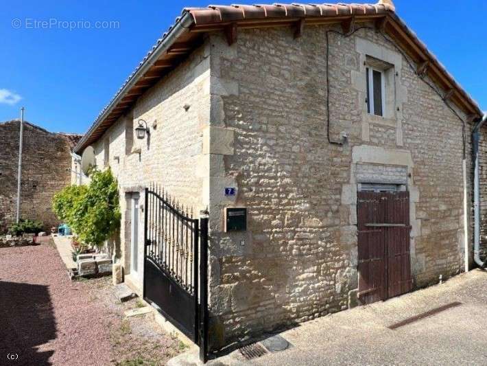 Maison à VERTEUIL-SUR-CHARENTE