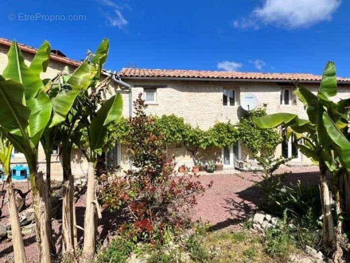 Maison à VERTEUIL-SUR-CHARENTE