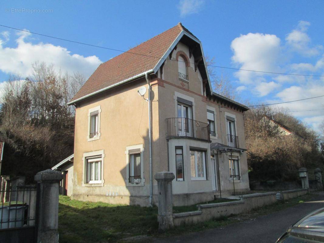 Maison à AILLEVILLERS-ET-LYAUMONT