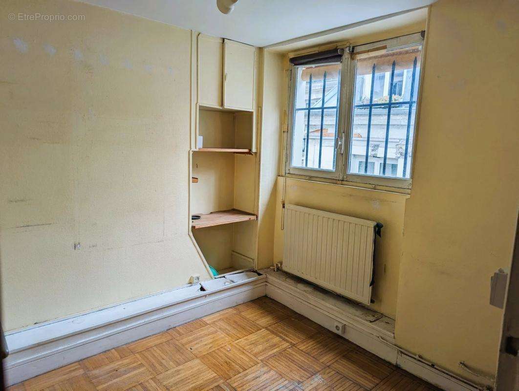 Appartement à PARIS-2E