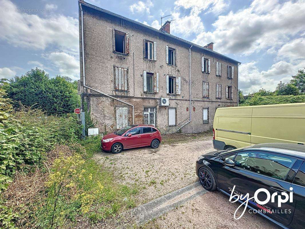 Appartement à SAINT-ELOY-LES-MINES