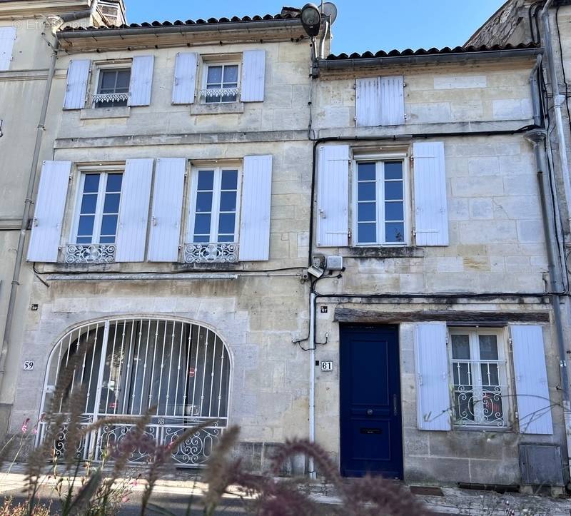 Maison à COGNAC